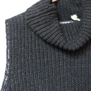 JOSEPHINE CHAUS women's turtle neck, sleeveless, sweater M  blk